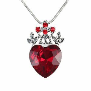 ** SALE ** BRAND NEW ** Queen of Hearts Pendant Necklace